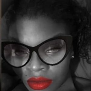 Meet your Posher, Devanette